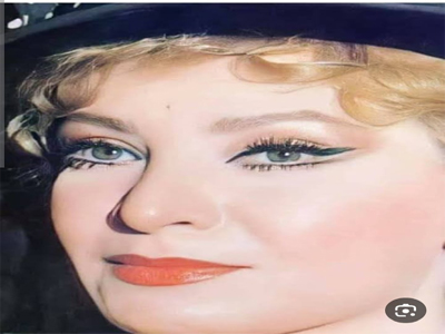 الفنانة صفية العمرى