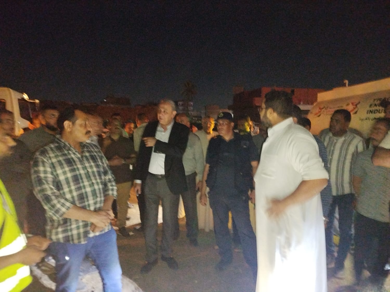 محافظ الغربيه يتابع اخماد حريق الكتان
