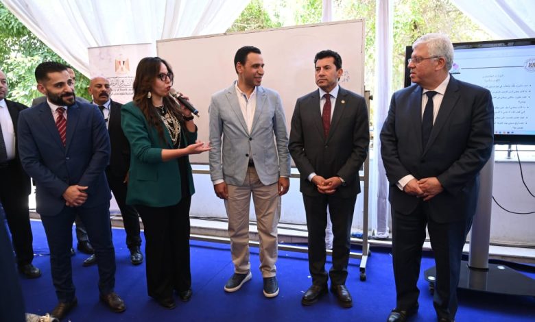 وزيرا الشباب والرياضة والتعليم العالي يتفقدان برنامج "اعرف نفسك" بمشاركة 200 شاب وفتاة