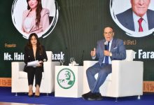 وزير الشباب والرياضة فى منحه ناصر