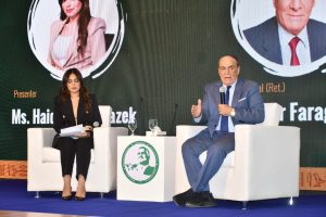 وزير الشباب والرياضة فى منحه ناصر