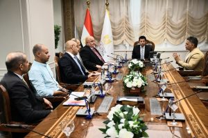 وزير الشباب والرياضة يناقش استعدادات تنفيذ مشروع "30 يوم تحدي" في نسخته الرابعة