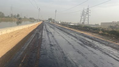 محافظ الغربية يتابع أعمال رش طبقة MC بكورنيش المحلة..
