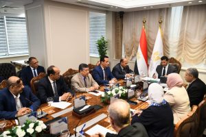 وزير الشباب والرياضة يلتقي مسؤولي مشروع القوافل التعليمية في نسخته الثانية عشرة