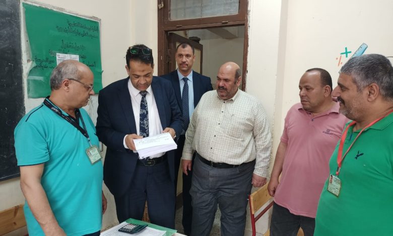 وكيل الوزارة يتفقد لجنة النظام والمراقبة لدبلوم المدارس الفنية الزراعية قطاع طنطا