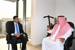 وزير الرياضة يستقبل رئيس الاتحاد الدولي للميني فوتبول