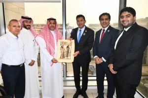 وزير الرياضة يستقبل رئيس الاتحاد الدولي للميني فوتبول
