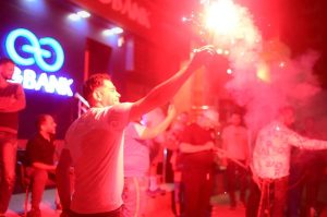 احتفالات جماهير غزل المحلة ببقاء الفريق في الدوري بعد قرار إلغاء الهبوط