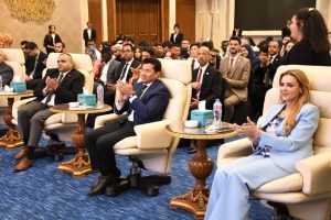 وزير الشباب والرياضة يشهد جلسه حول تحولات الطاقه