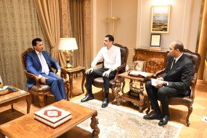 وزير الرياضة يستقبل بطل مصر في الاسكواش علي فرج