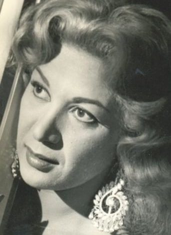 الفنانة هدى سلطان