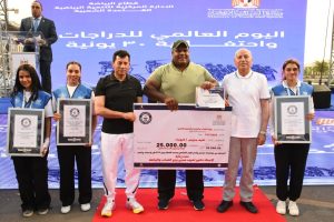 وزيرا الشباب والرياضة والأوقاف ومحافظ القاهرة يشاركون بماراثون الدراجات بالعاصمة الإدارية