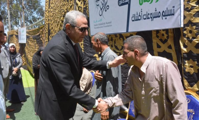 محافظ الغربية يسلم 9 أكشاك مجهزة للمكفوفين قبيل عيد الأضحى.. المبارك