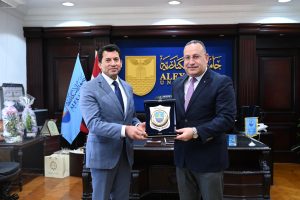 وزير الشباب والرياضة يجتمع مع قيادات جامعة الإسكندرية والمؤسسة العلمية للقلب والشرايين