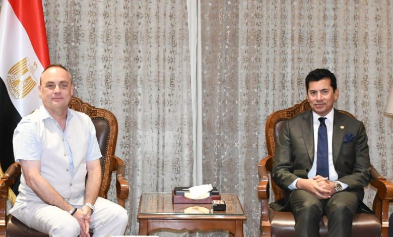 وزير الشباب يلتقي الممثل المقيم لصندوق الأمم المتحدة للسكان في مصر