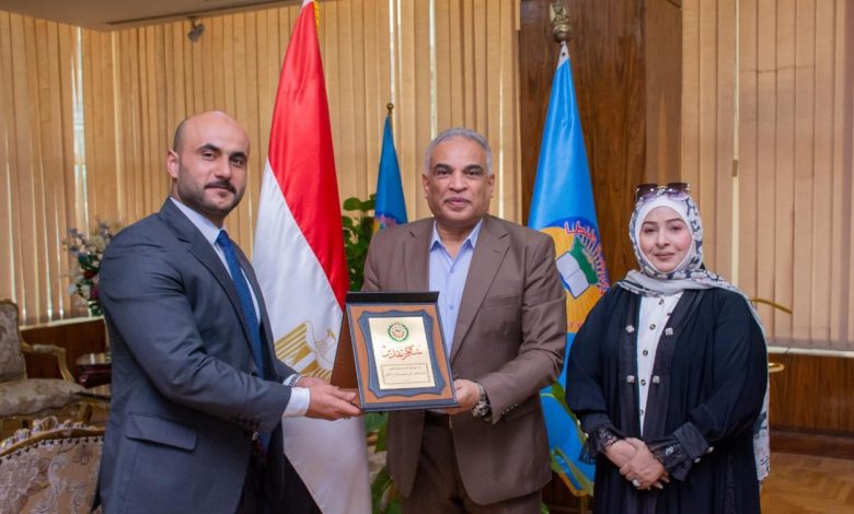 جامعة طنطا تتسلم درع المجلس العربي للتدريب والإبداع الطلابي