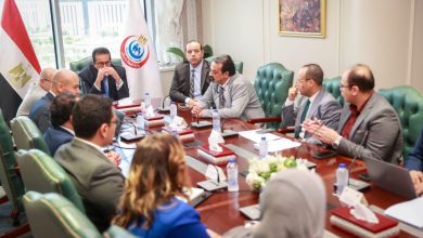 نائب رئيس الوزراء وزير الصحة يعقد اجتماعًا