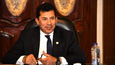 وزير الشباب والرياضة