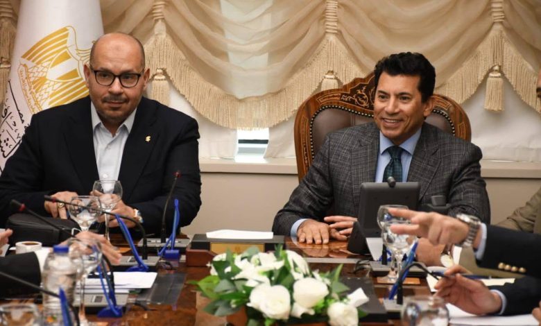 وزير الشباب والرياضة يشيد بدور اللجنة الأولمبية المصرية في إنجاز تعديلات قانون الرياضة