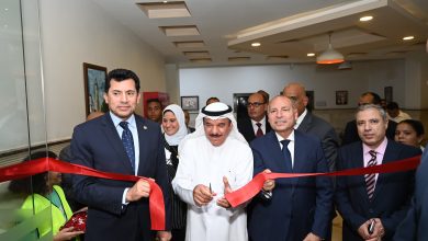 وزير الشباب والرياضة يسلم عقود دعم 82 مشروعًا للأسر الأولى