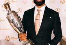 وزير الشباب والرياضة يهنئ محمد صلاح بفوزه بجائزة أفضل لاعب في الدوري الإنجليزي