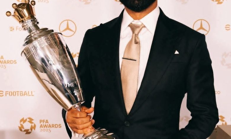 وزير الشباب والرياضة يهنئ محمد صلاح بفوزه بجائزة أفضل لاعب في الدوري الإنجليزي