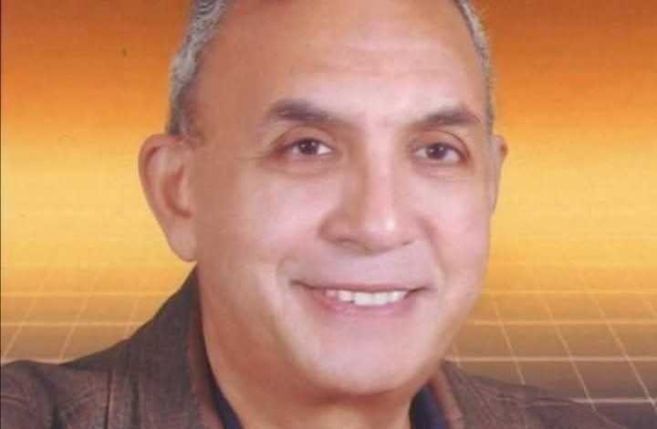 فقرة المهرج فى السيرك، واحدة من أهم الفقرات، يضحك لها الصغار والكبار، يترقبونها فى شغف وحب، ينحني أمام تصفيق الجمهور، يبادلهم الحب، يمدونه بالطاقة التي تبعث فيه النشاط