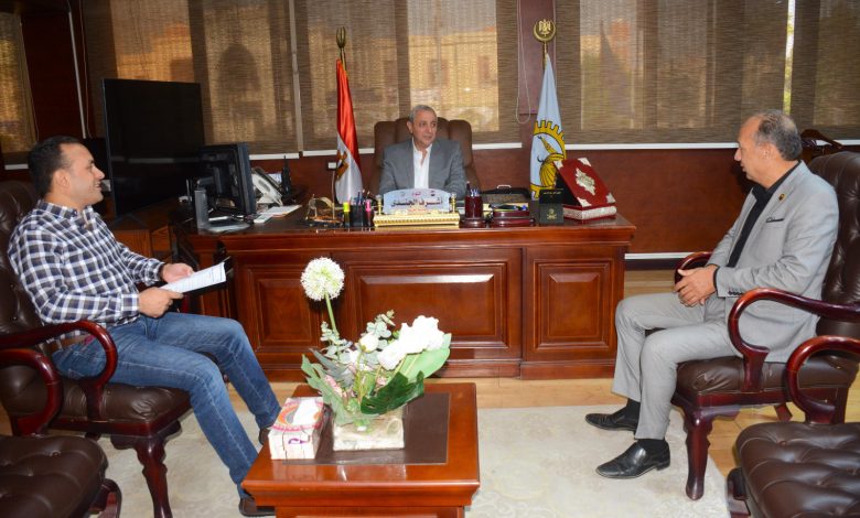 محافظ الغربية يجتمع مع نواب البرلمان ويؤكد استجابة فورية لمطالب المواطنين