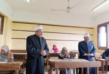 «رئيس المعاهد الأزهريّة» يتابع امتحانات «الدور الثاني» للثانوية الأزهرية بأسوان
