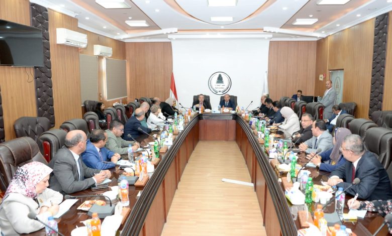 بتعليمات من "العشري" .. غُرفة القاهرة تبدأ الاستعداد مبكرًا لتنظيم معرض أهلًا مدارس