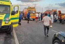 تصادم سيارتين على طريق القاهرة