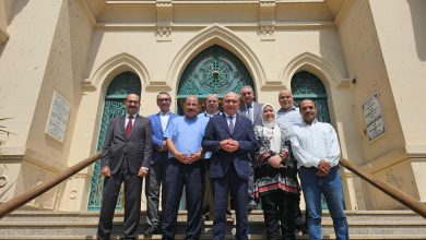 أهدى السفير التركي بالقاهرة صالح موطلو شن، مجموعة كتب إلى مكتبة القاهرة الكبرى.