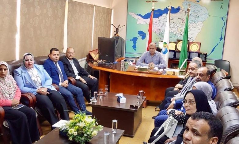 "مياه الفيوم" تبحث تعزيز الأنشطة الصيفية بالمدارس ضمن برنامج "صحتهم مستقبلهم" الممول من اليونيسف