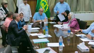 المحافظ أيمن عطية إلى تعزيز التواصل مع المواطنين