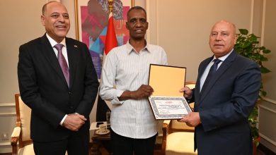 كرم الفريق كامل الوزير عامل مزلقان السادات لأنه نموذج للشجاعة والتضحية بالذات