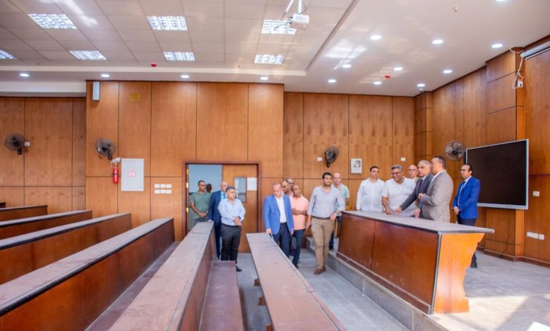 الدكتور محمد حسين يتفقد الاستعدادات النهائية لاستقبال لجان بدء الدراسة بجامعة طنطا