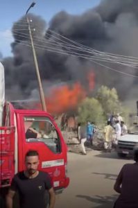 حريق يلتهم مصنع ملابس على طريق ميت السراج بالمحلة