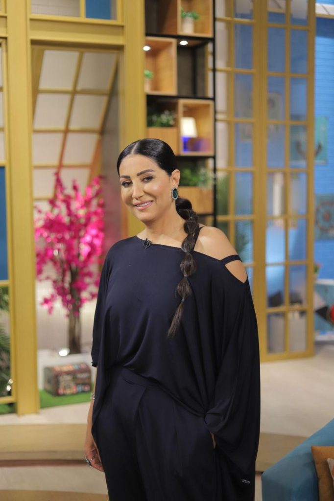 الفنانة وفاء عامر