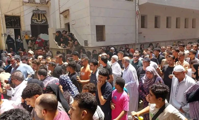 الآلاف يشيعون جثمان الشيخ عبدالرحمن رضا في كفر حجازي بالمحلة