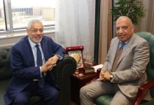 وزير الكهرباء والطاقة المتجددة يبحث مع شركة "AMEA POWER" الإماراتية
