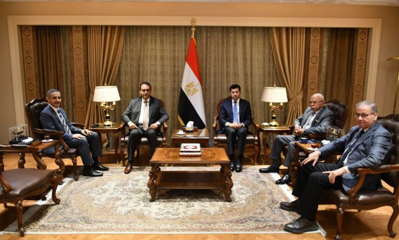وزير الرياضة يلتقي المجلس العلمي ويوجه بتشكيل لجنة تقييم بالتنسيق